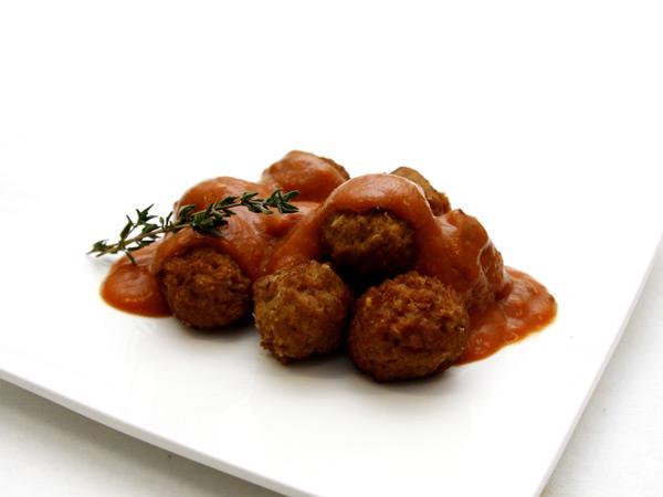 Gehaktbal tomatensaus bakje